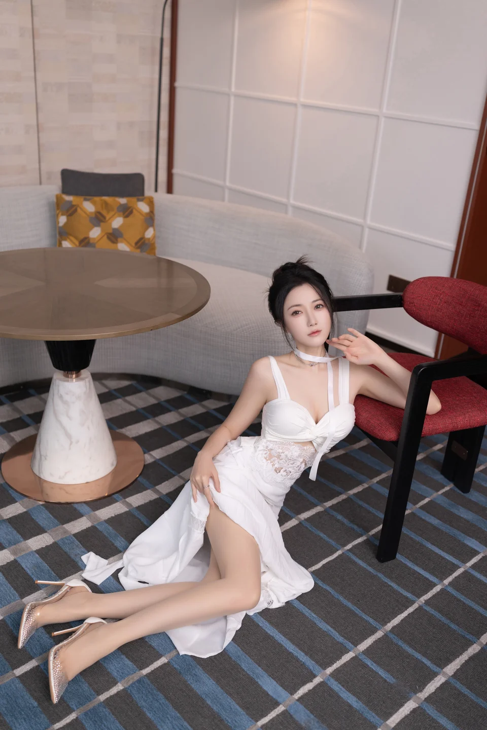 鱼子酱Fish - 白裙跳蛋 [120P-815MB] tg@simisebaisi 【丝足阁】010.webp